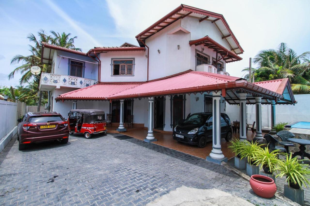 Hotel By The C Uswetakeiyawa Exterior photo